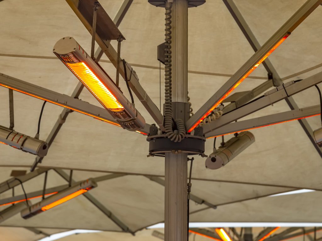 terrasverwarmer infrarood lamp gezond terraskachel onder overkapping hangende terrasverwarmer