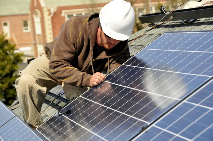 Elektrisch verwarmen met zonnepanelen serre verwarming op zonne-energie